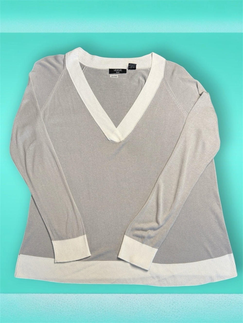 Verve Ami Light Gray V-Neck Sweater with White Trim sz XL - Picture 1 of 7